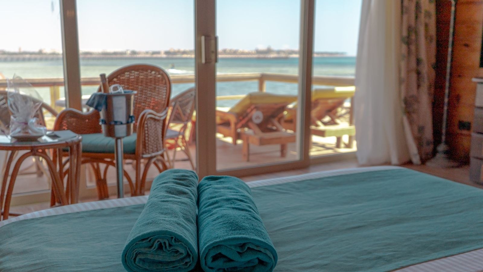 rooms-bungalow-beach-front