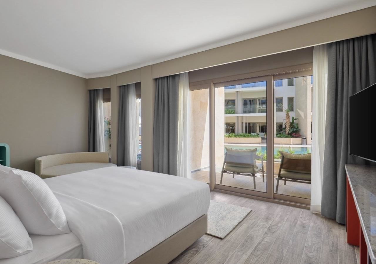 rooms-superior-room-with-pool-view