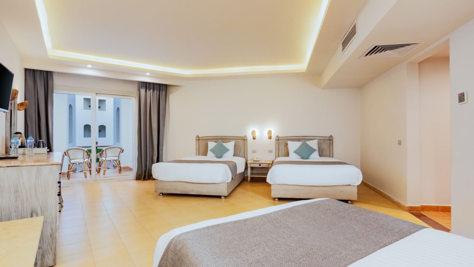 rooms-mega-room-gardenpool-view