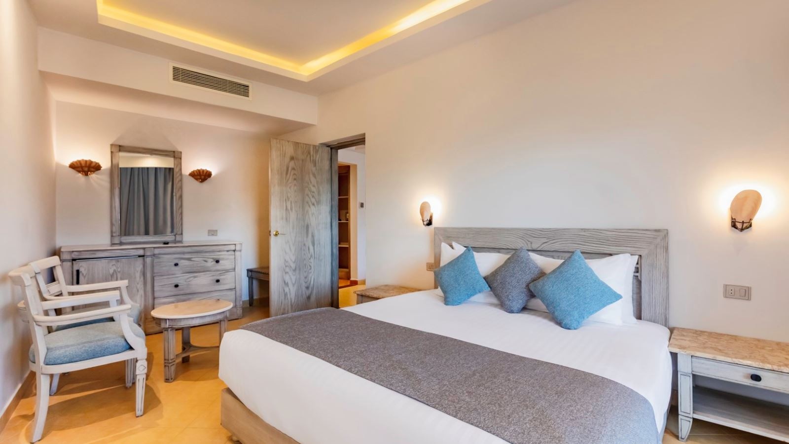 rooms-mega-family-room-sea-viewbeach-front