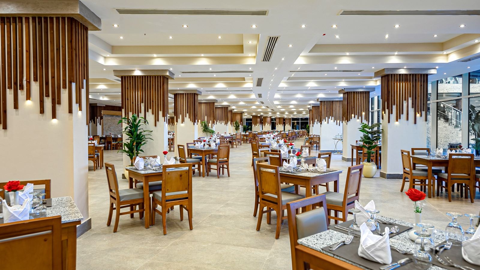 restaurants-the-majesty-restaurant-main-restaurant