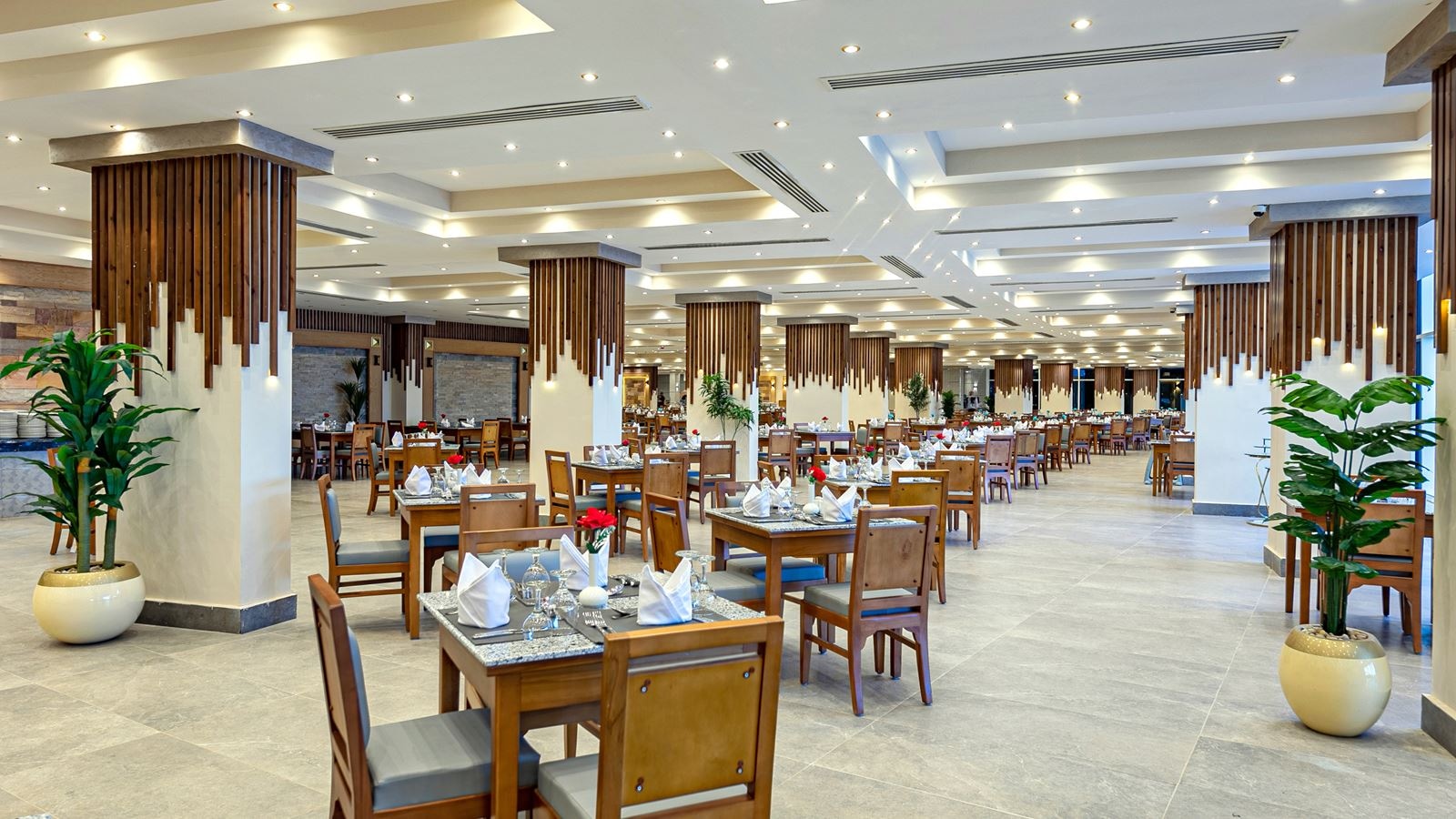 restaurants-the-majesty-restaurant-main-restaurant