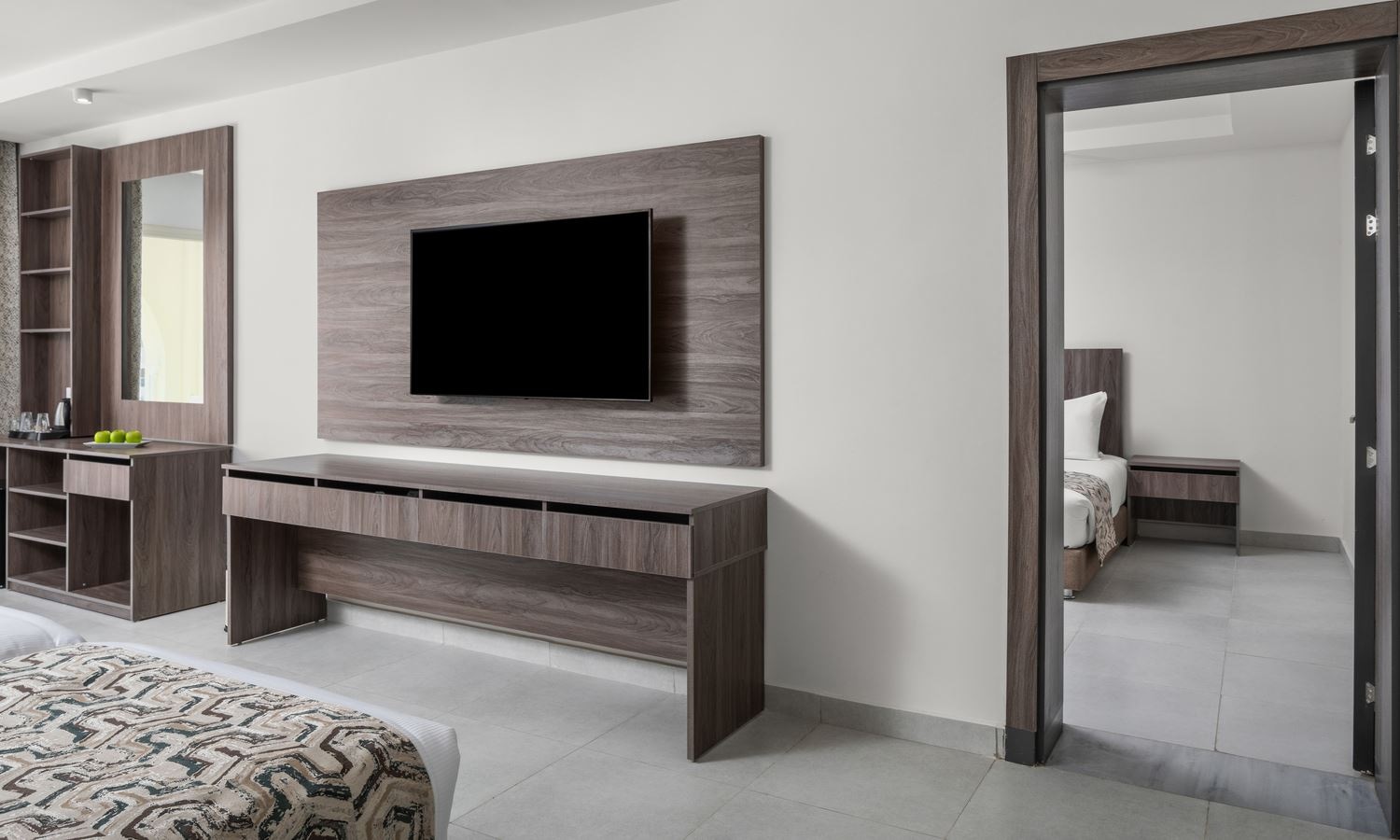 rooms-family-2-connected-rooms-pool-view