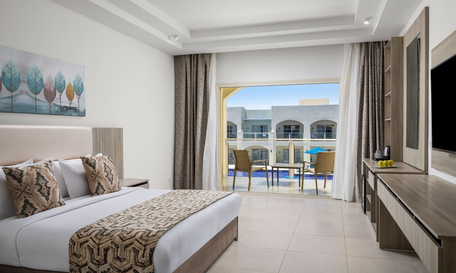 rooms-family-2-connected-rooms-pool-view