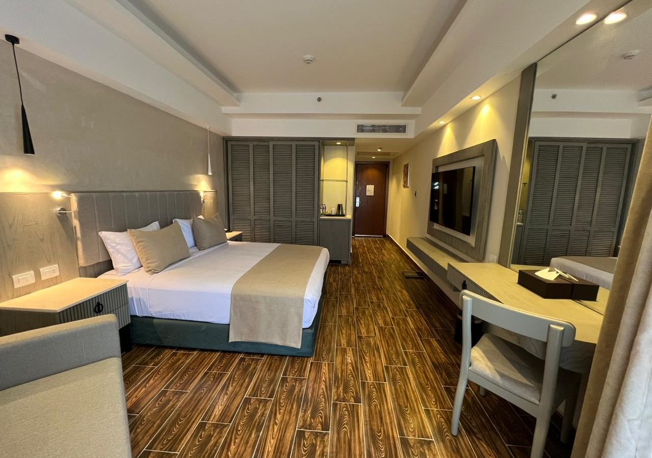 rooms-standard-room-garden--pool-view