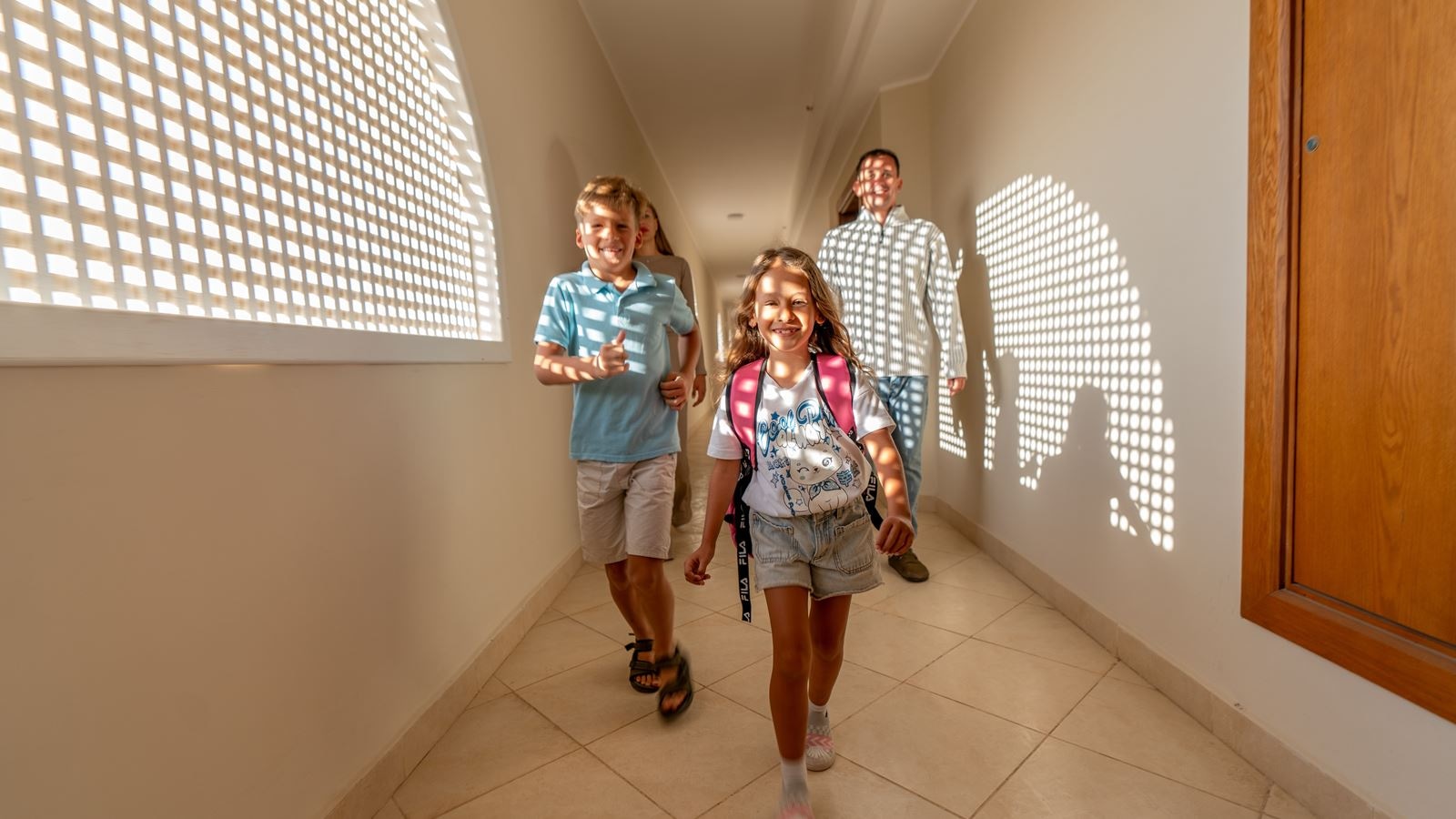 rooms-coral-family-deluxe-aqua-room