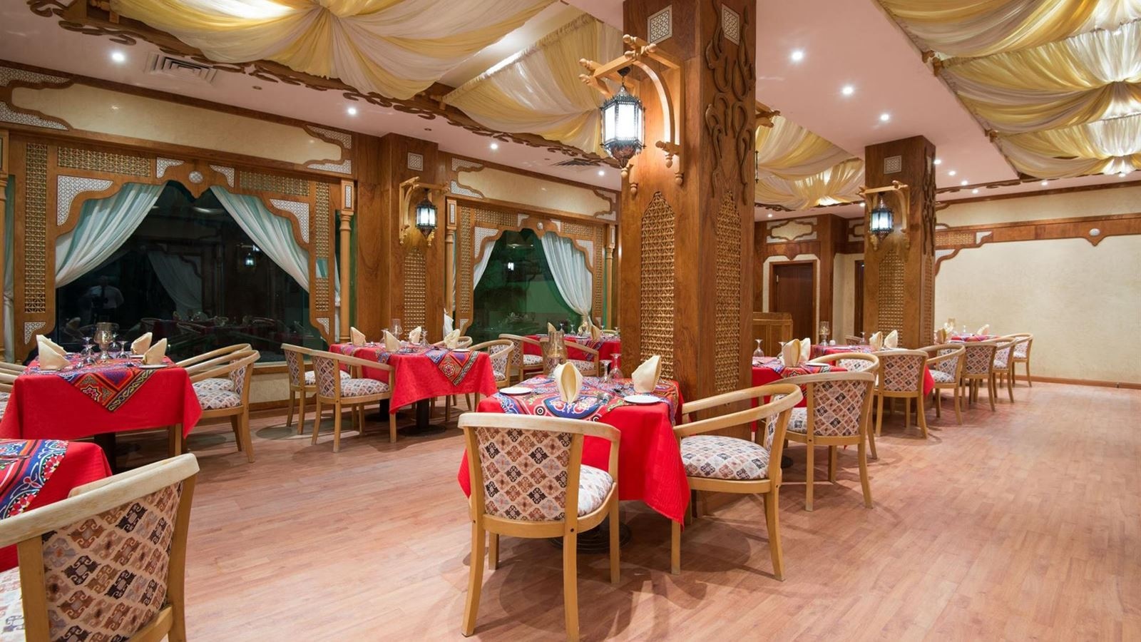 restaurants-restaurants