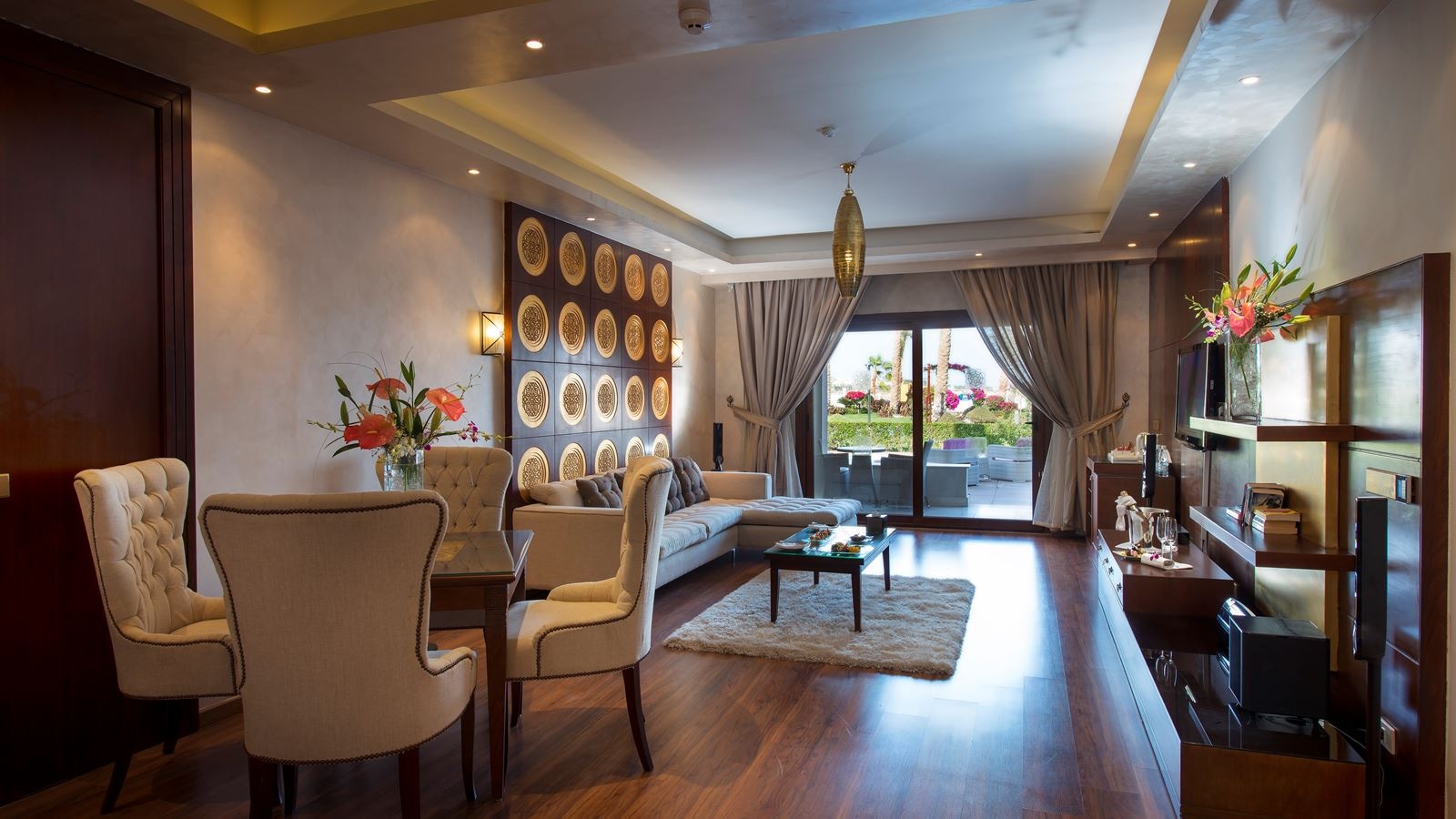 rooms-posh-club-presidential-suite-sv