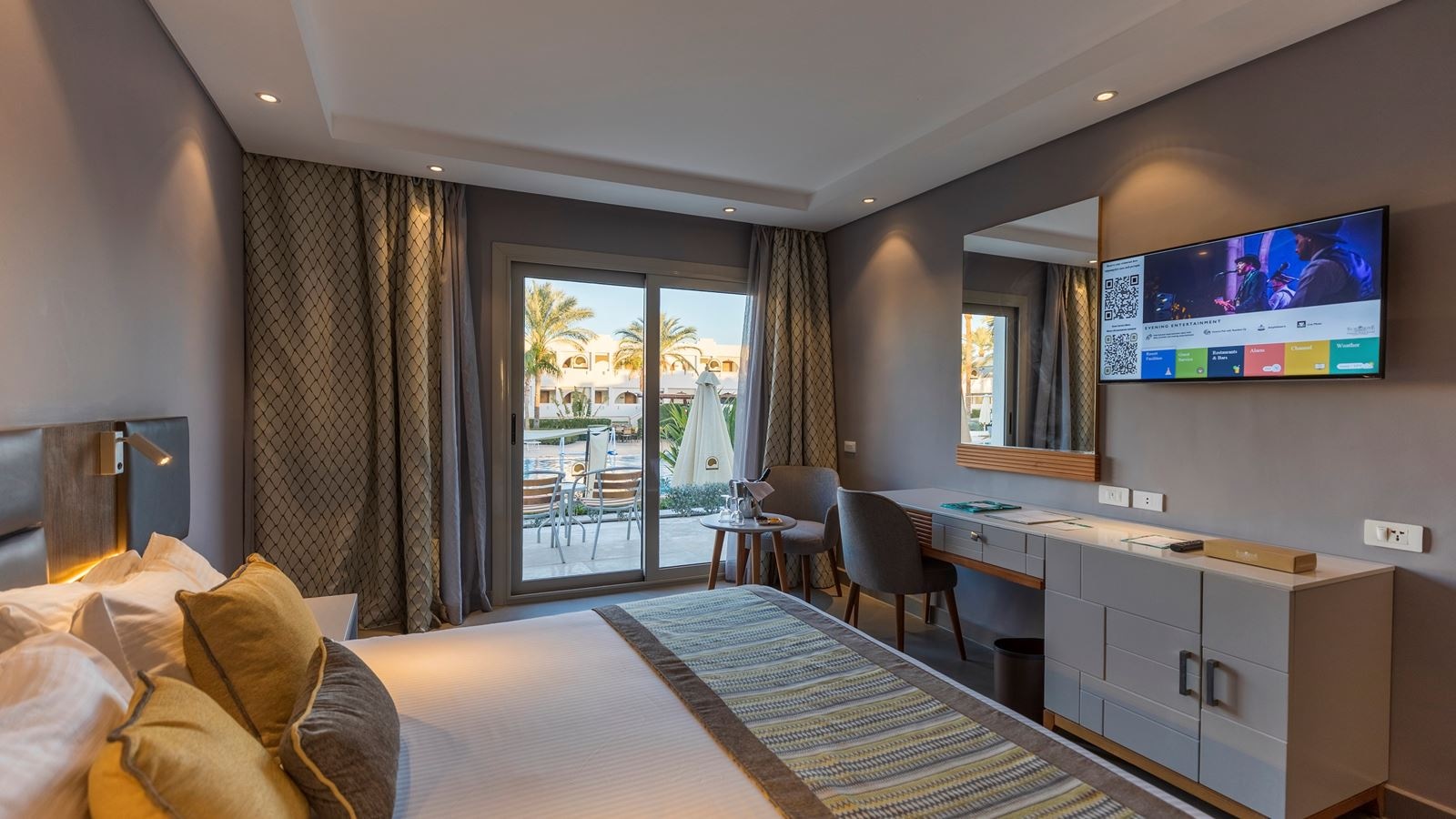 rooms-family-suite-aqua-view