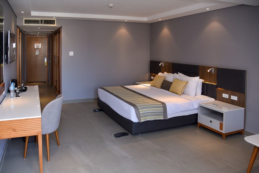 rooms-posh-club-jacuzzi-suite-psv