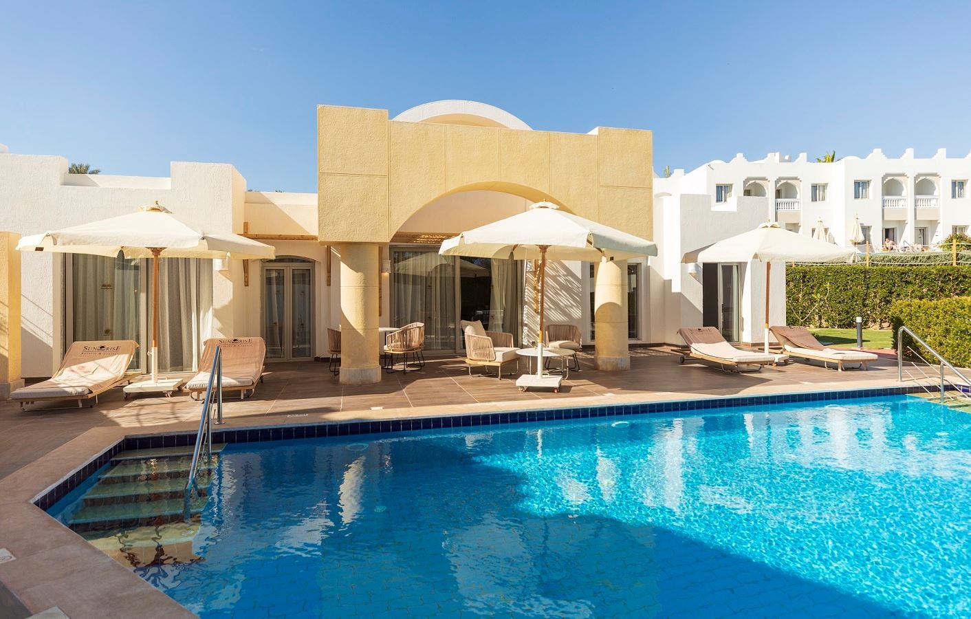 rooms-posh-club-royal-villa-sv