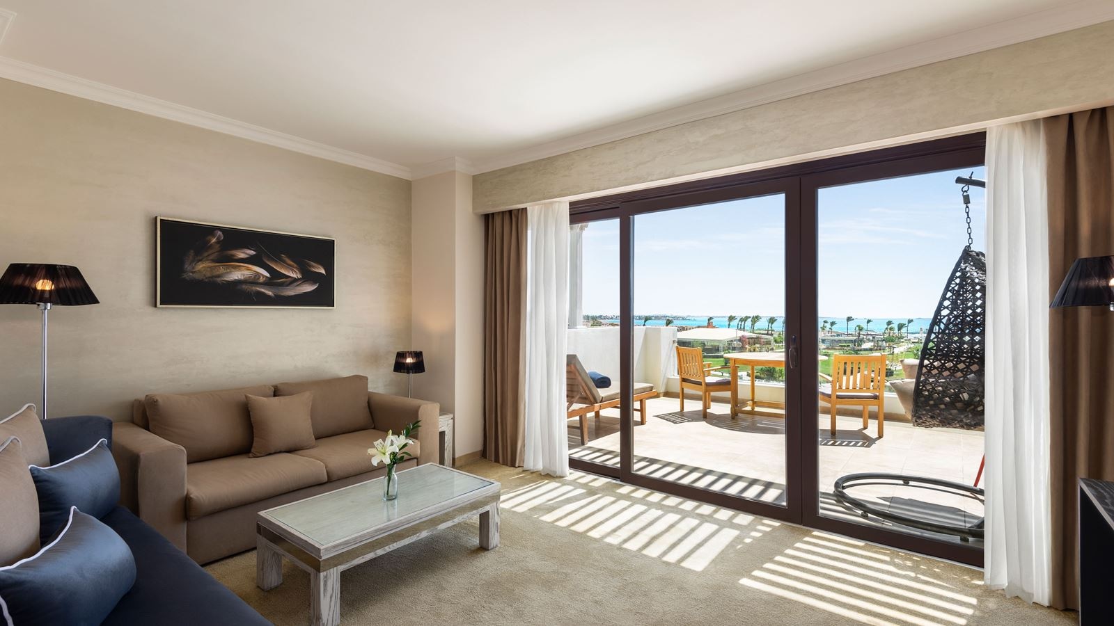 rooms-deluxe-suite