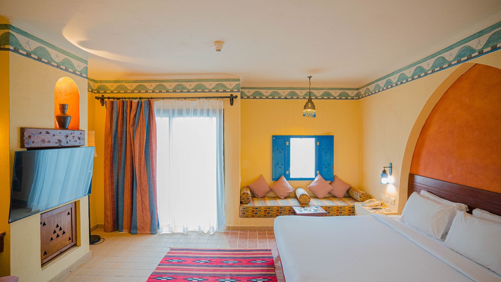 rooms-family-room-garden-view