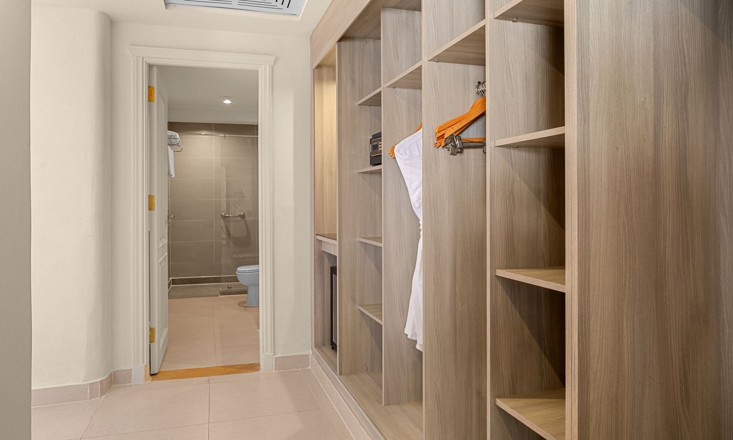 rooms-deluxe-room-sea-view