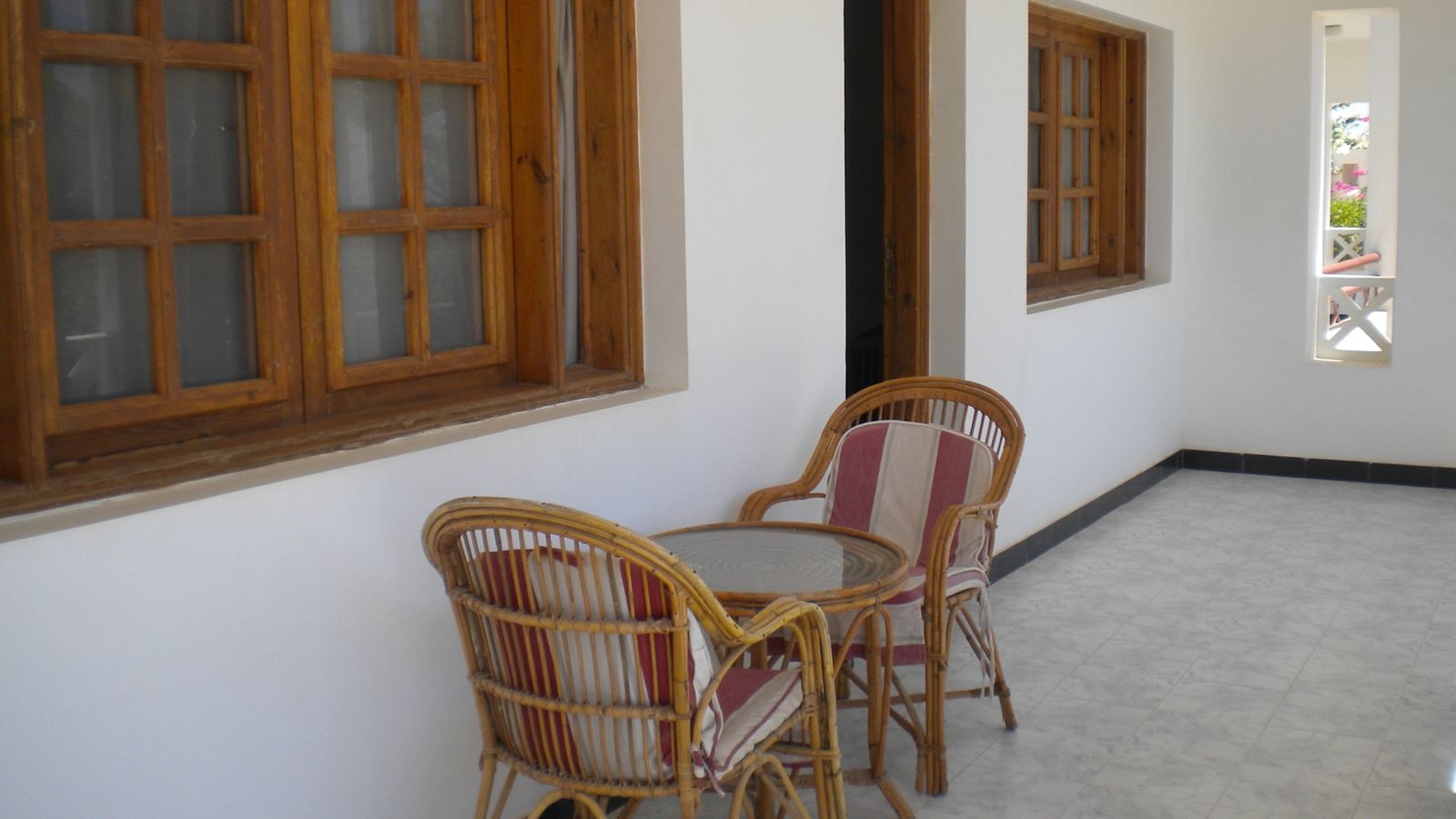 rooms-standard-room--gardenpoolview