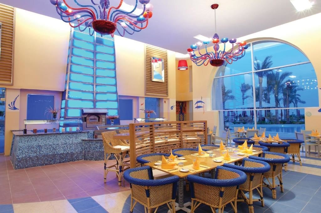 restaurants-mezzaluna