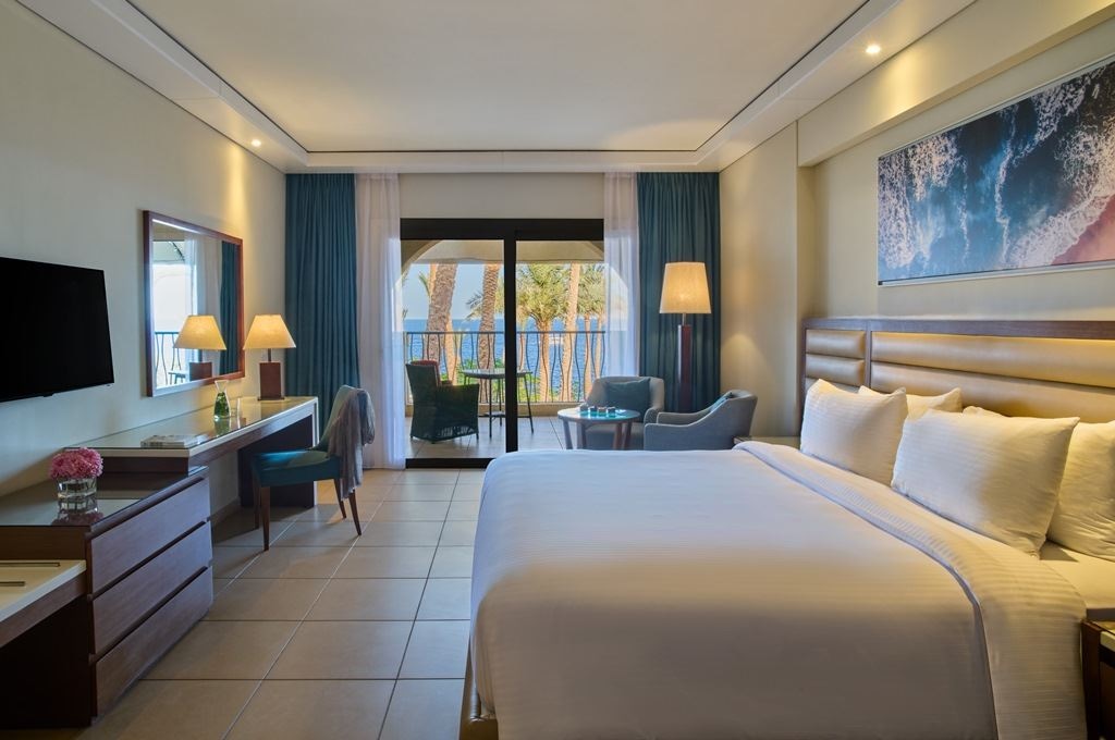 rooms-sea-front-room