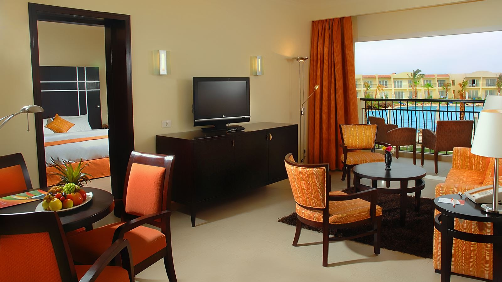 rooms-mountainside-diamond-suite-pool-view