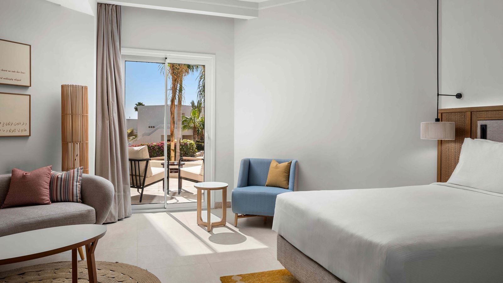 rooms-beachside-grand-premium-room-garden-or-pool-view