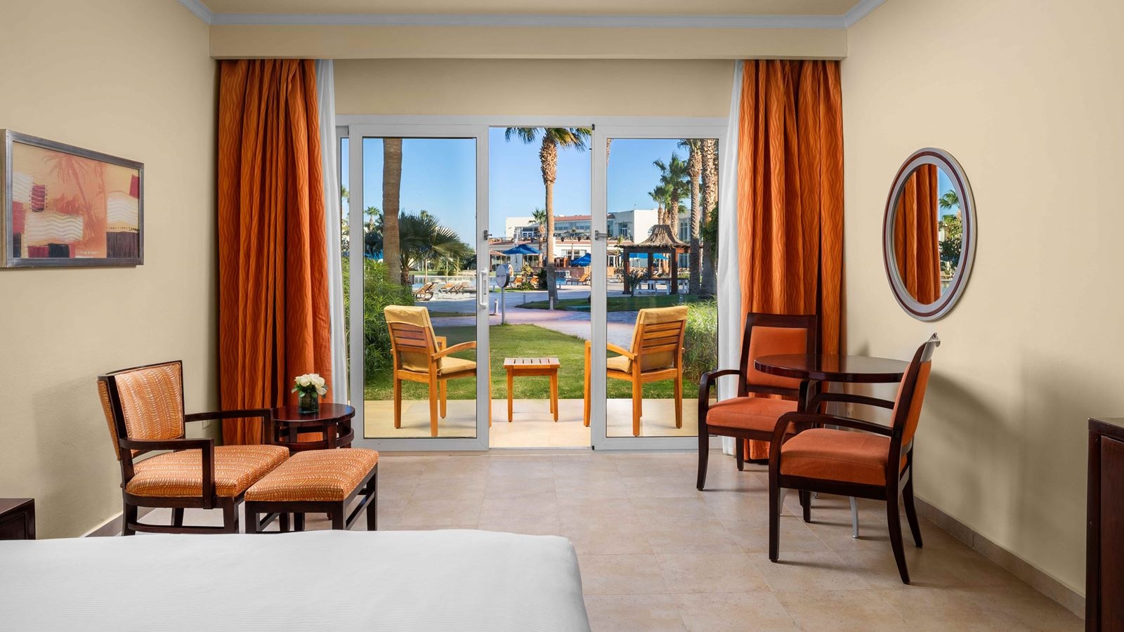 rooms-mountainside-deluxe-room-pool-view