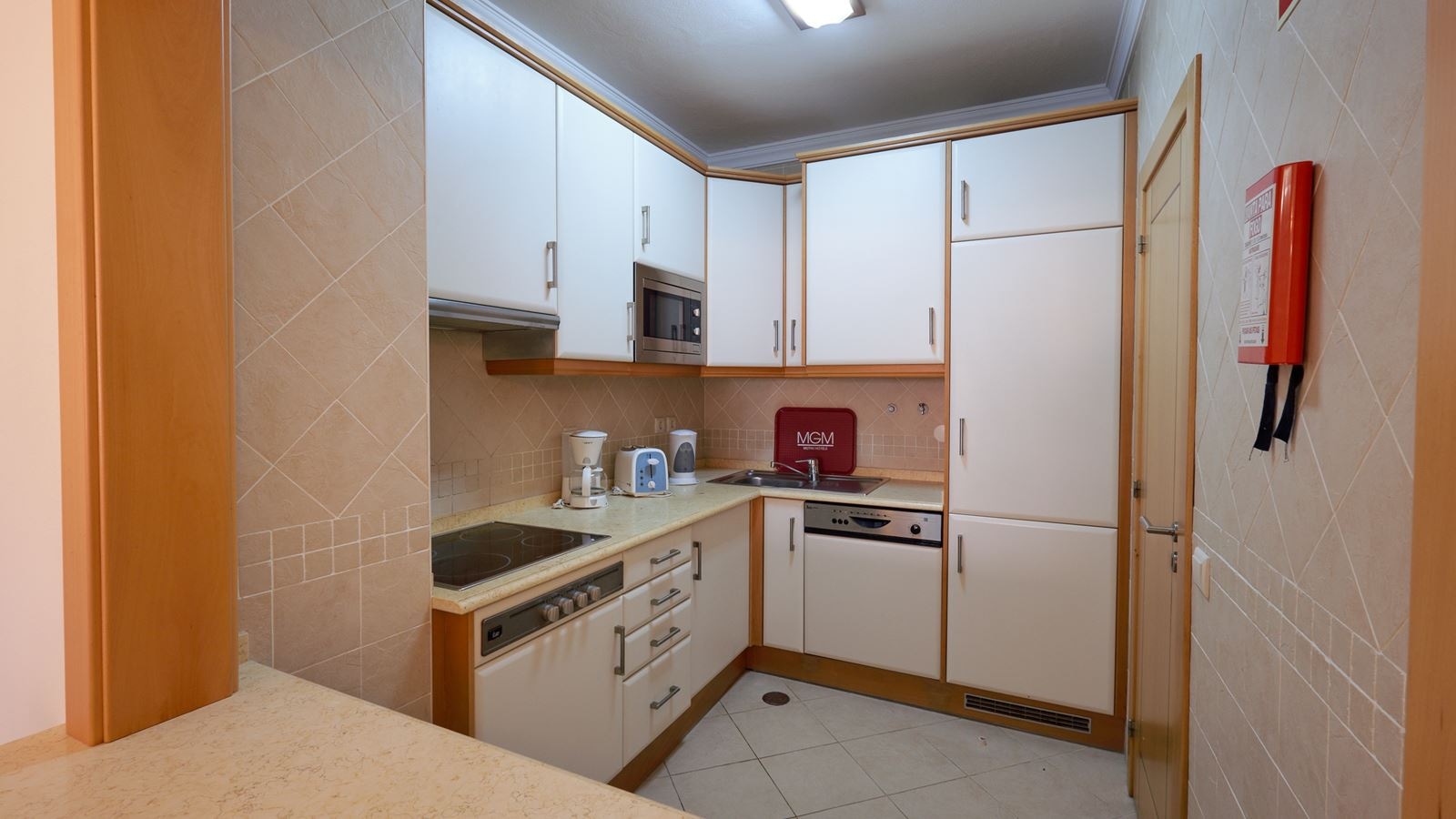 rooms-deluxe-one-bedroom-apartment