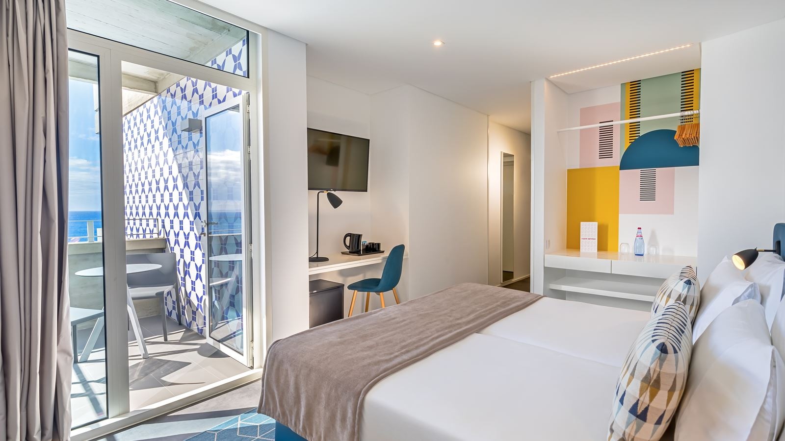 rooms-double-side-sea-view-room-balcony-or-terrace