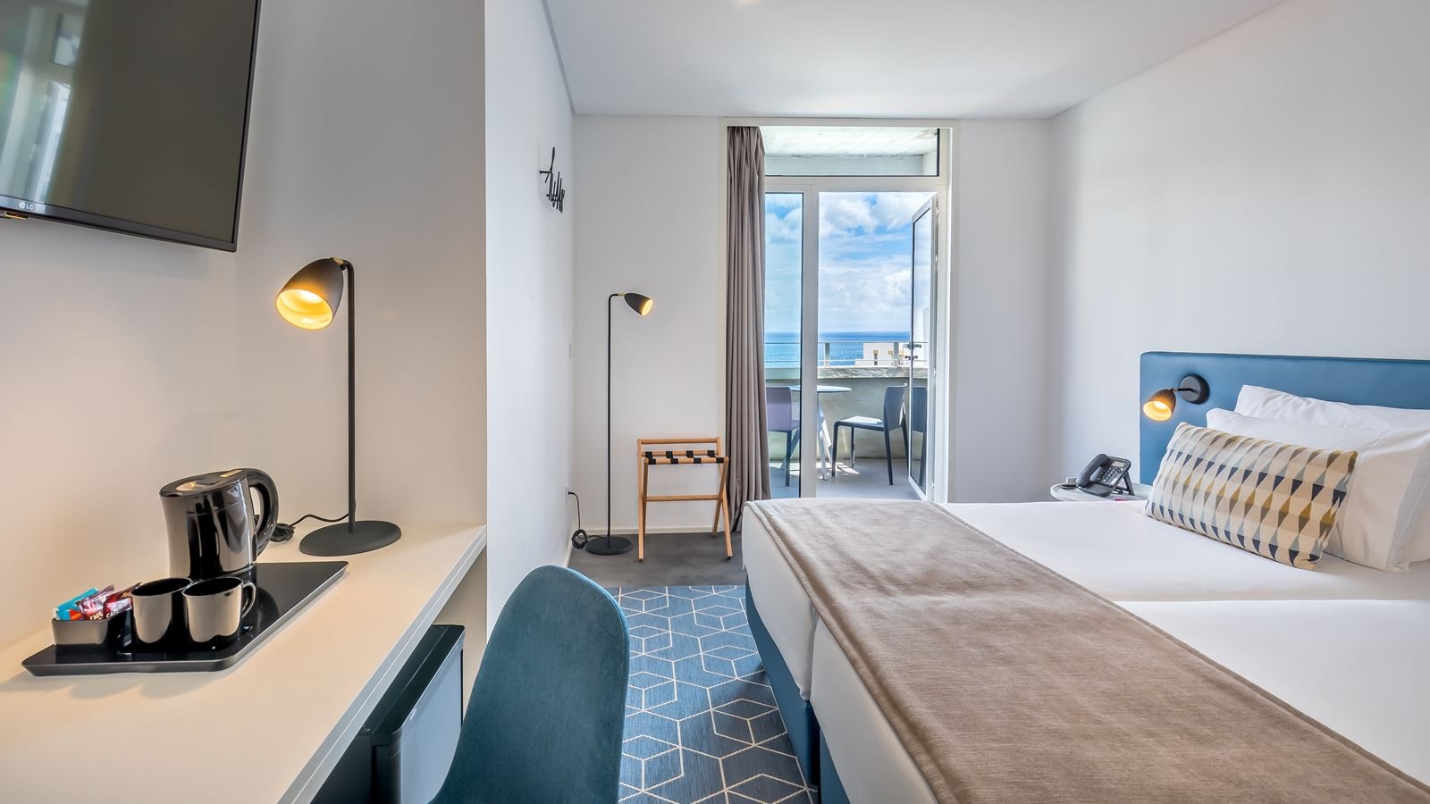 rooms-double-side-sea-view-room-balcony-or-terrace