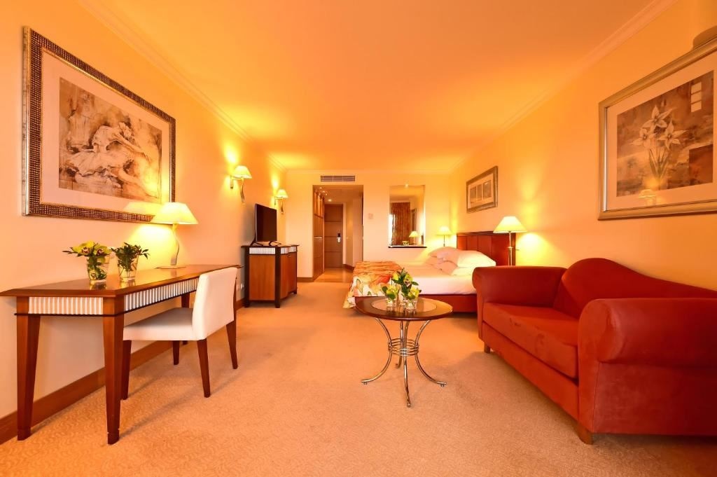 rooms-classic-land-view