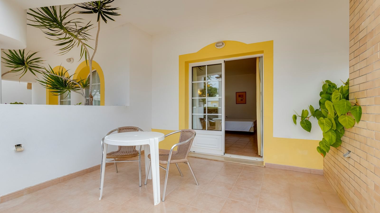 rooms-ds-twin-superior