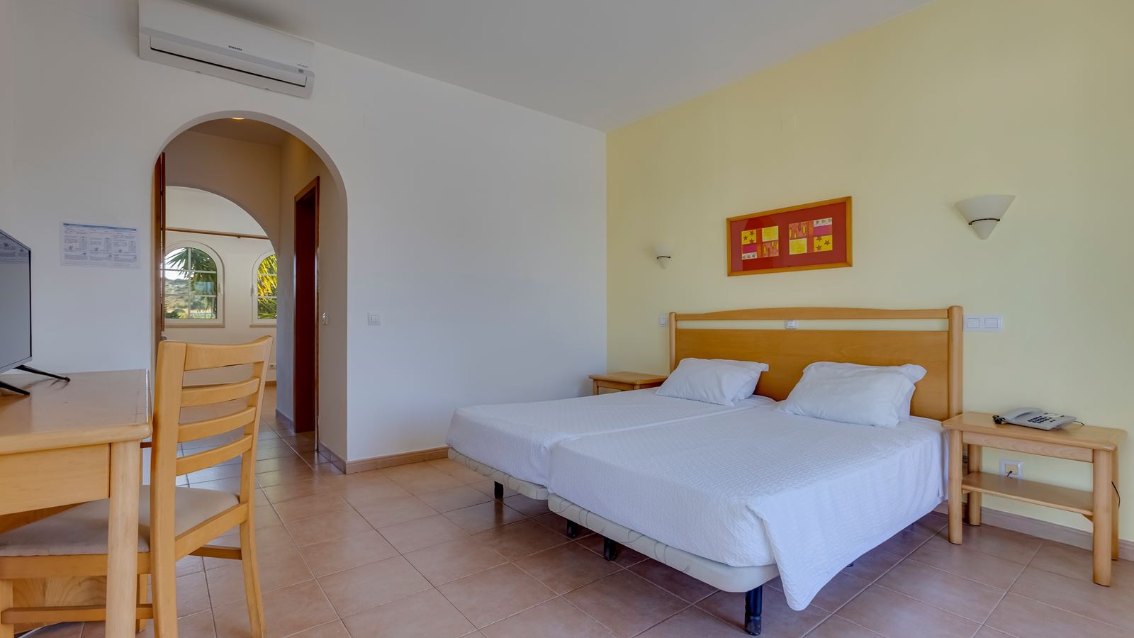 rooms-ds-twin-superior