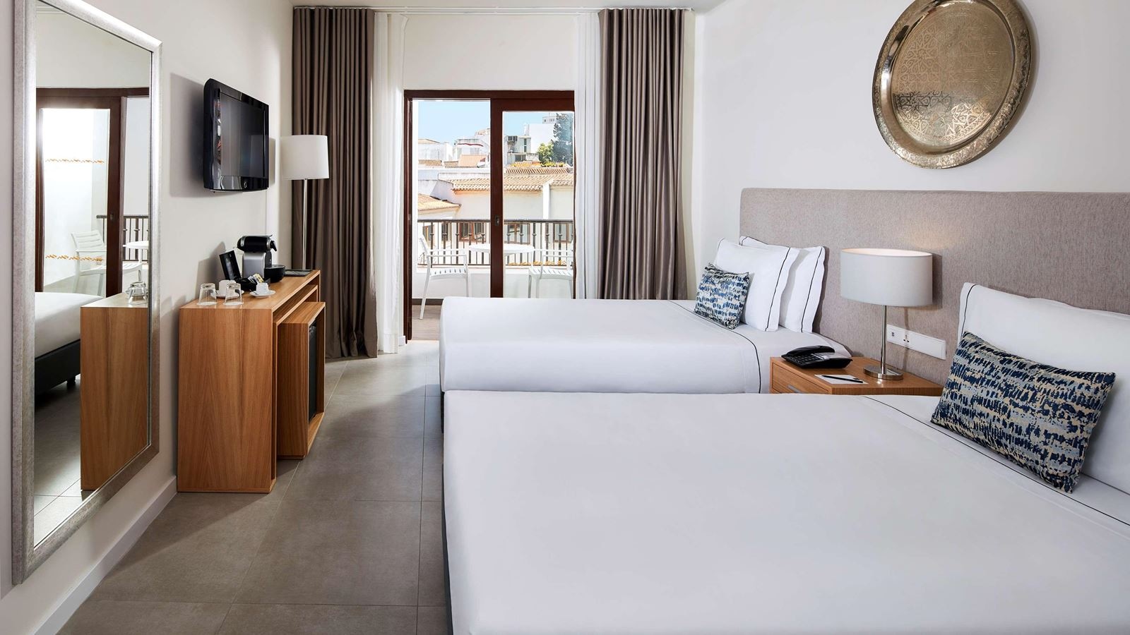 rooms-family-room-premium