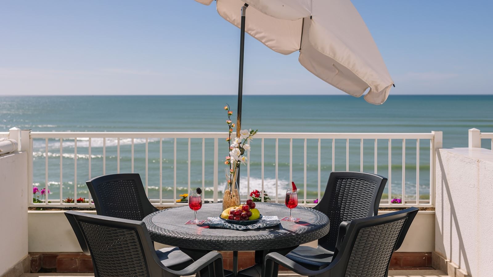 rooms-deluxe-junior-suite-sea-view--tois