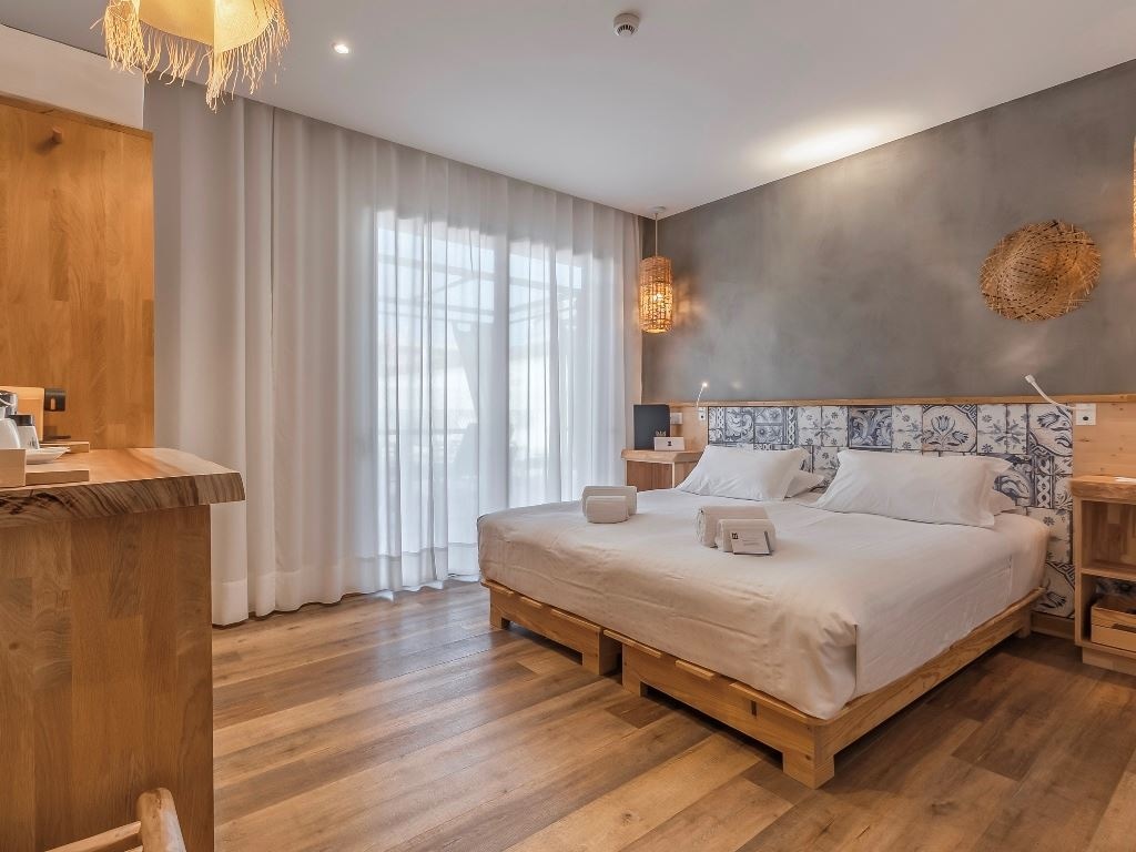 rooms-eb--type-b-anex-building-poolgarden