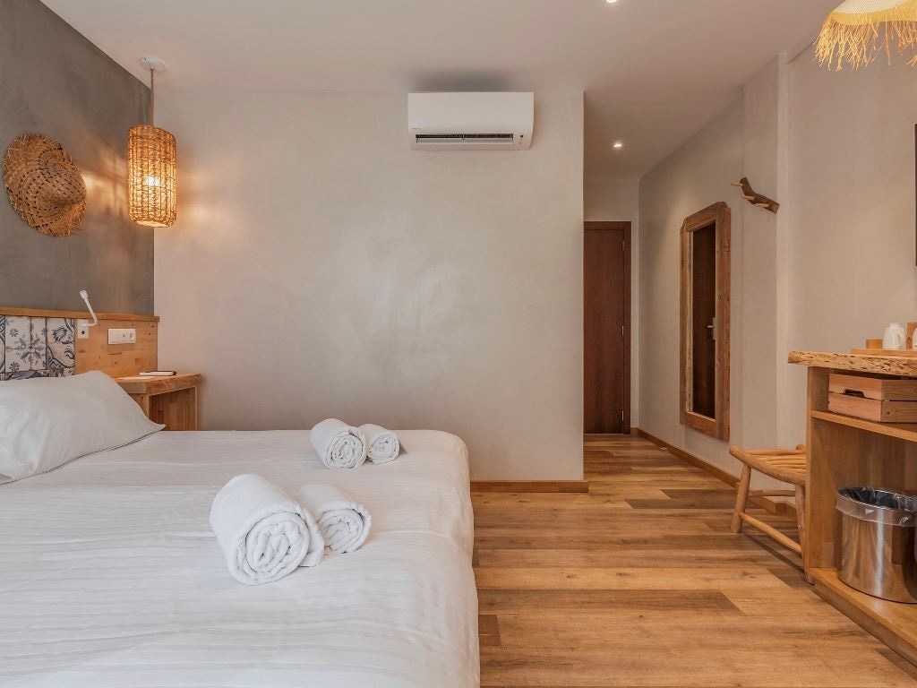 rooms-eb--type-b-anex-building-poolgarden