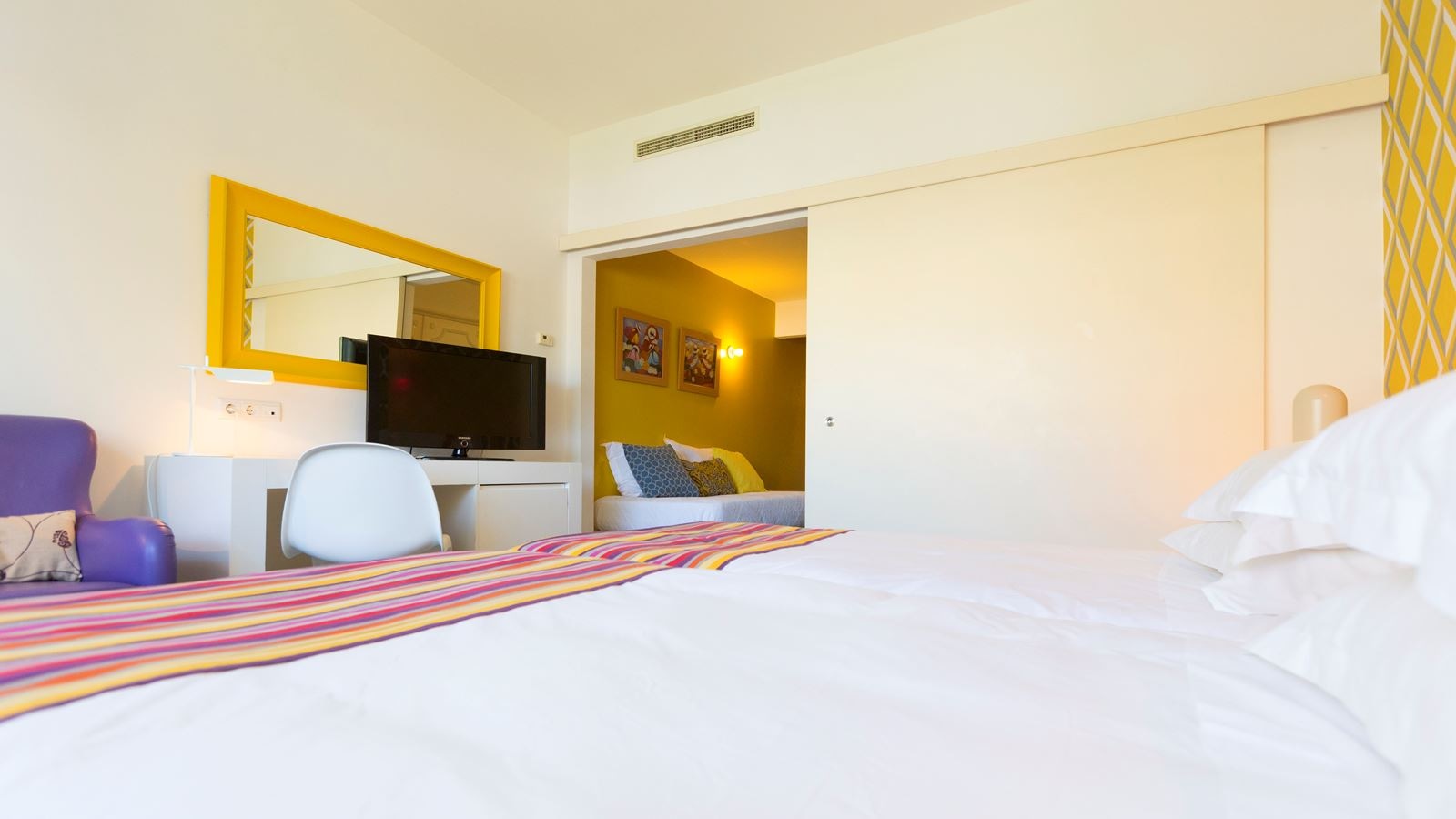 rooms-ds--superior-landterra-view-room