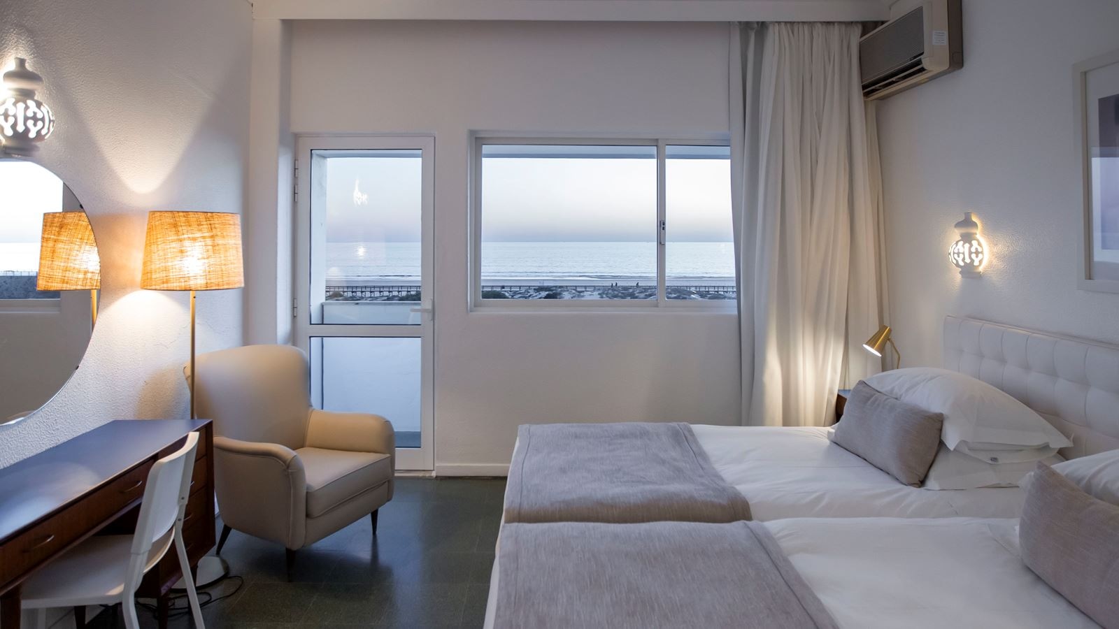 rooms-dm--superior-sea-view-room