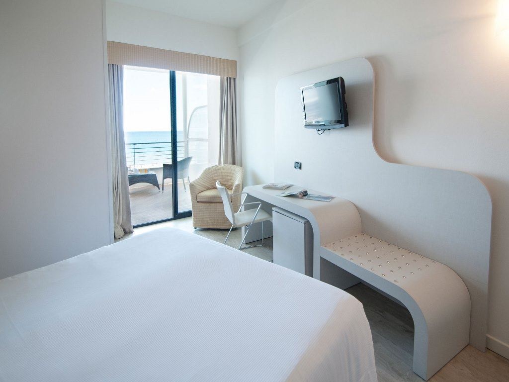 rooms-classic-room--with-balcony