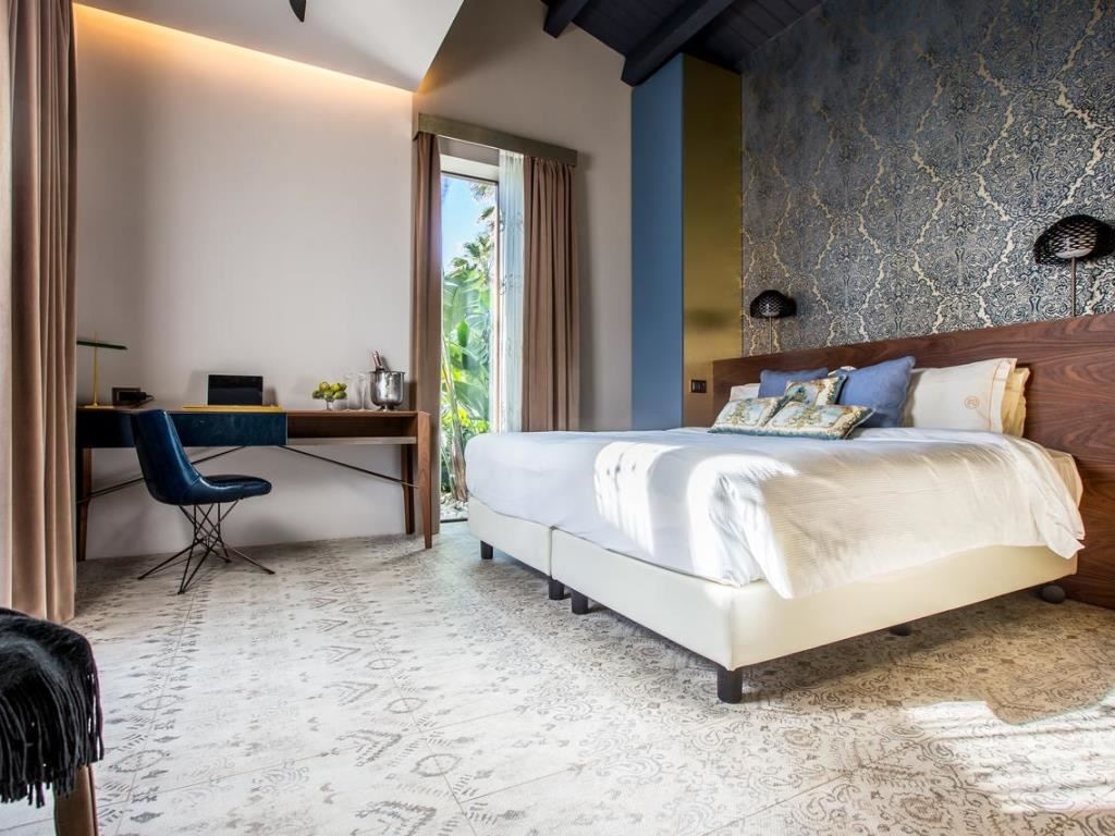 rooms-superior-room-with-balcony