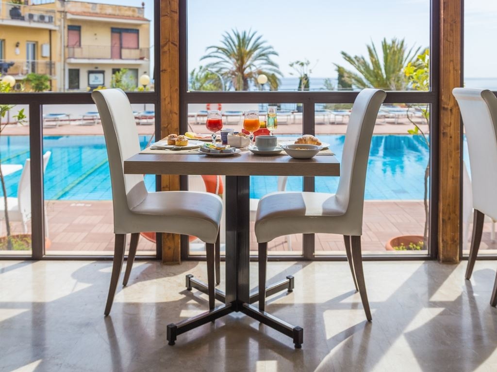 restaurants-restaurant