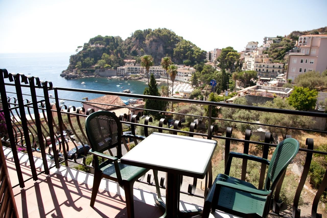 rooms-double-lateral-sea-view-room-with-balcony