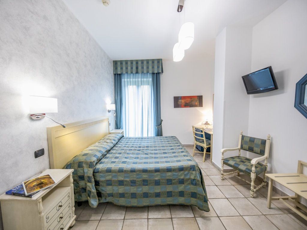 rooms-superior-room-garden-view-with-balcony