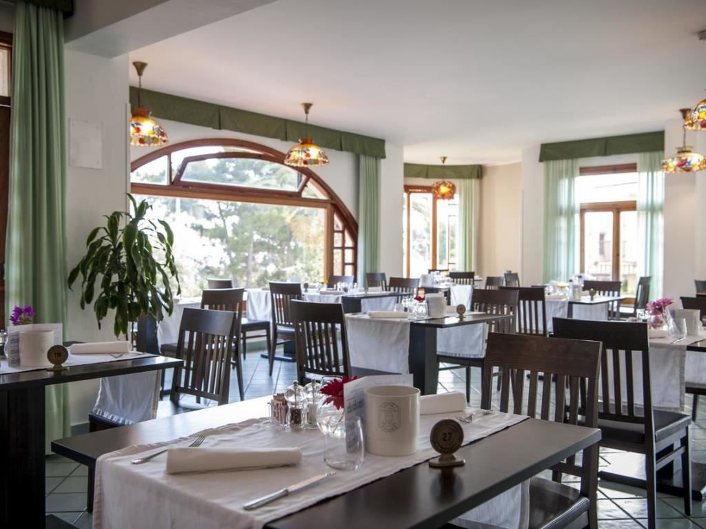 restaurants-restaurant