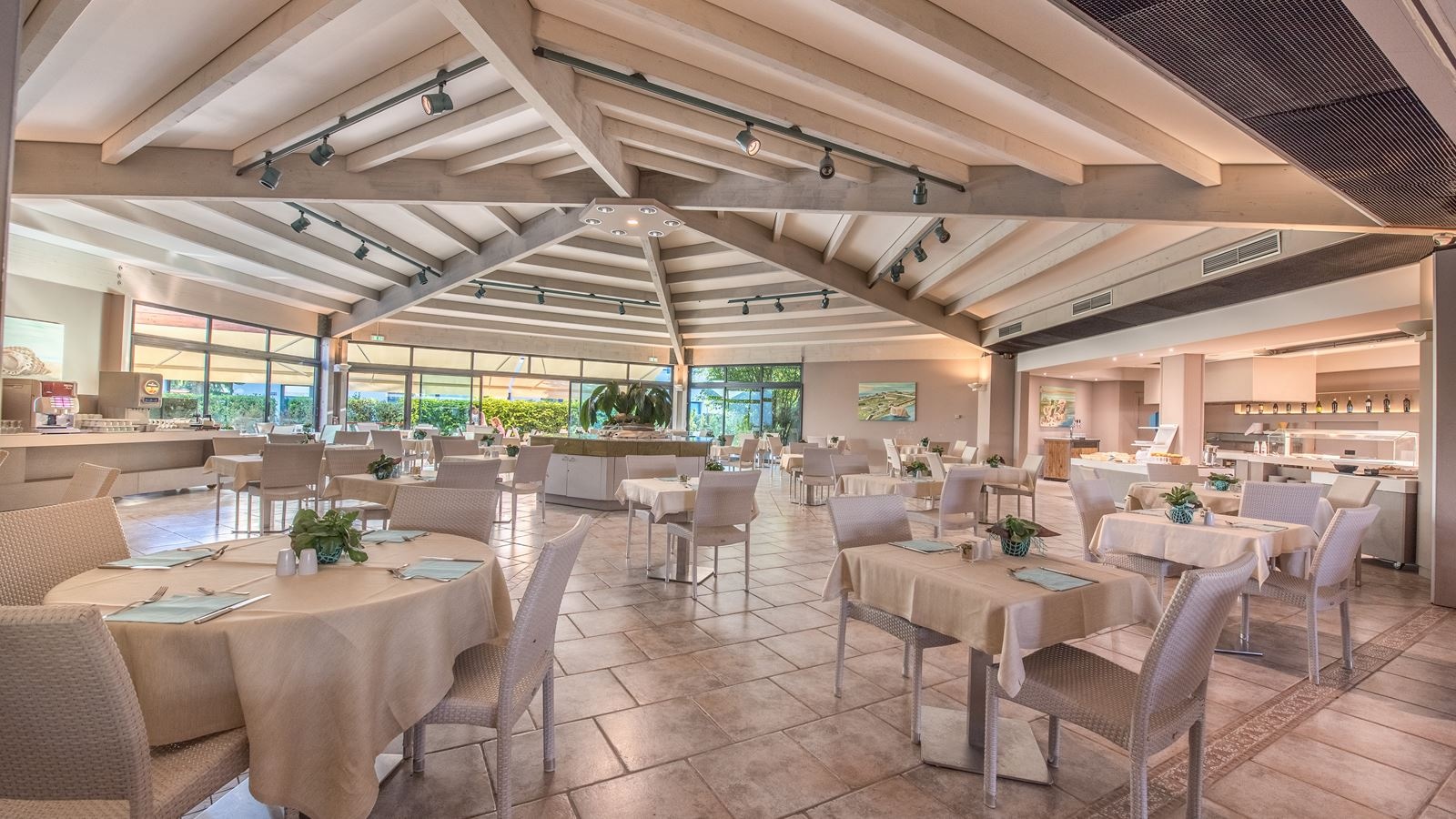 restaurants-restaurant