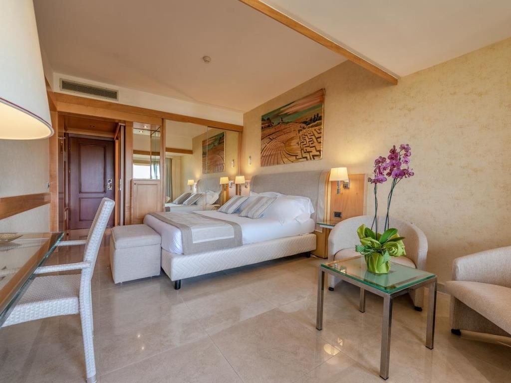 rooms-superior-room-pool-side-with-balcony-or-terrace