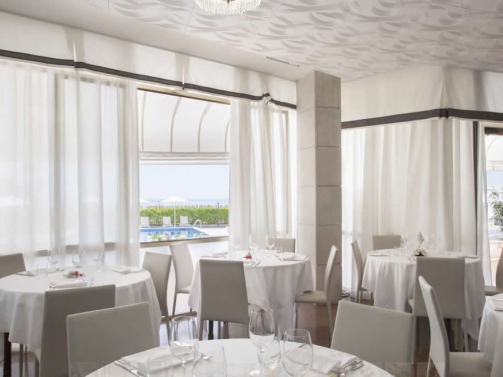 restaurants-restaurant