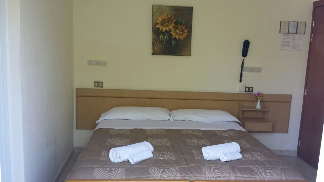 rooms-standard-room-with-balcony