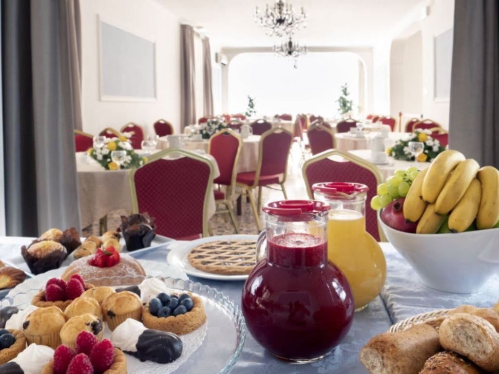 restaurants-restaurant