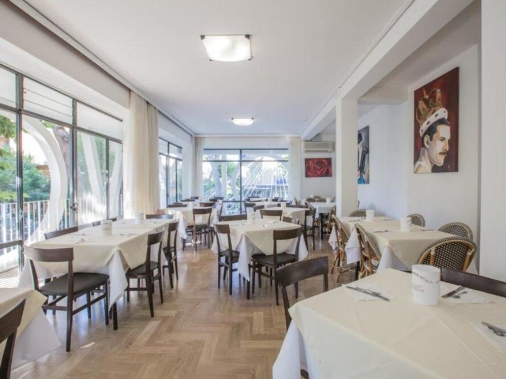 restaurants-restaurant