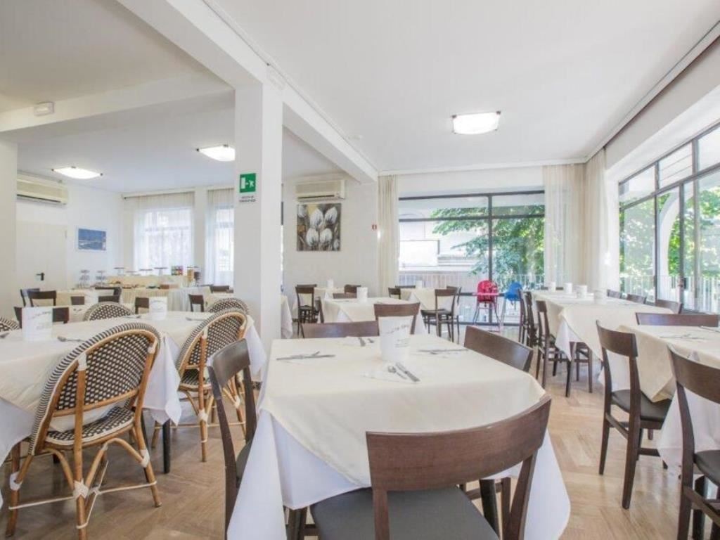 restaurants-restaurant