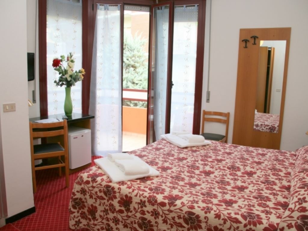 rooms-standard-room-with-balcony